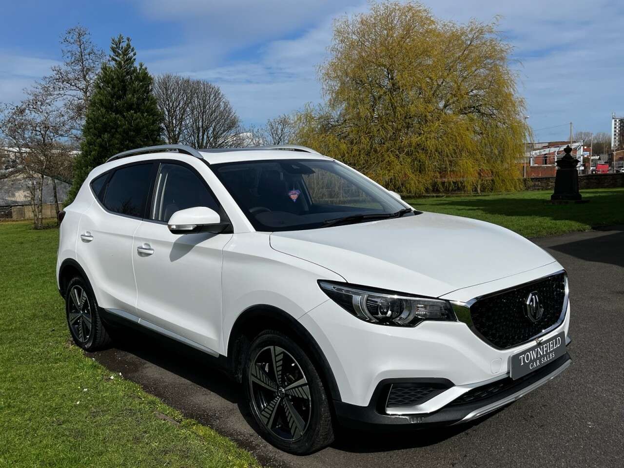 A 2021 MG MG ZS 44.5kWh Exclusive SUV 5dr Electric Auto (143 ps) A 2021 MG MG ZS 44.5kWh Exclusive SUV 5dr Electric Auto (143 ps)