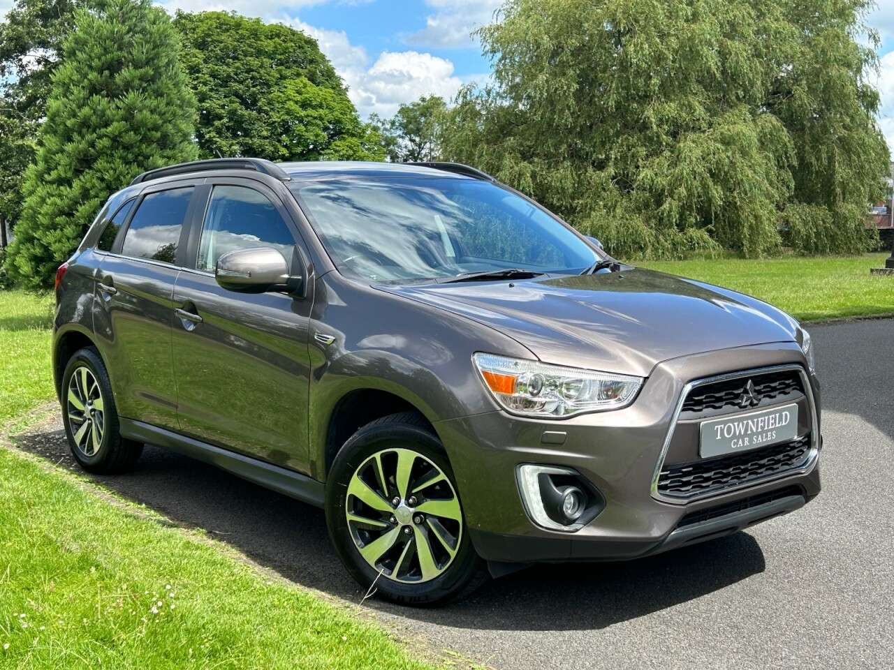 A 2015 MITSUBISHI ASX 2.2 DI-D 4 SUV 5dr Diesel Auto 4WD Euro 5 (s/s) (150 ps) HEATED LEATHER SEA A 2015 MITSUBISHI ASX 2.2 DI-D 4 SUV 5dr Diesel Auto 4WD Euro 5 (s/s) (150 ps) HEATED LEATHER SEA