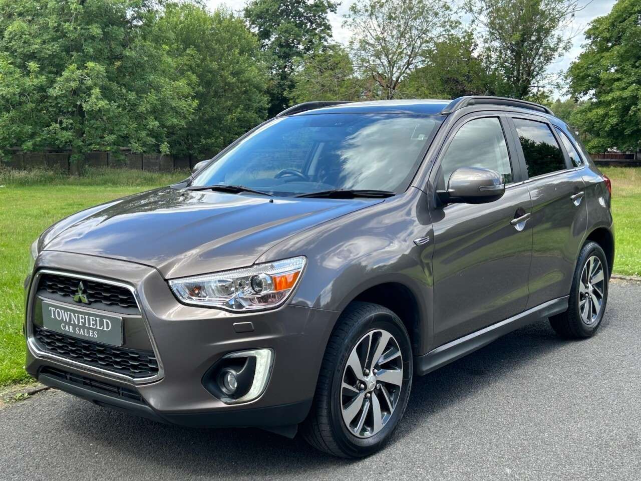 A 2015 MITSUBISHI ASX 2.2 DI-D 4 SUV 5dr Diesel Auto 4WD Euro 5 (s/s) (150 ps) HEATED LEATHER SEA A 2015 MITSUBISHI ASX 2.2 DI-D 4 SUV 5dr Diesel Auto 4WD Euro 5 (s/s) (150 ps) HEATED LEATHER SEA