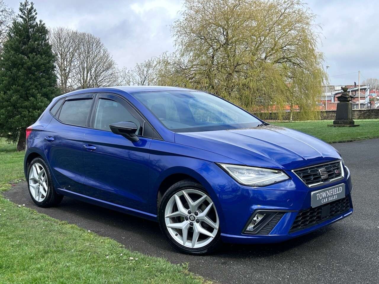A 2019 SEAT IBIZA 1.0 TSI FR Hatchback 5dr Petrol Manual Euro 6 (s/s) GPF (95 ps) A 2019 SEAT IBIZA 1.0 TSI FR Hatchback 5dr Petrol Manual Euro 6 (s/s) GPF (95 ps)
