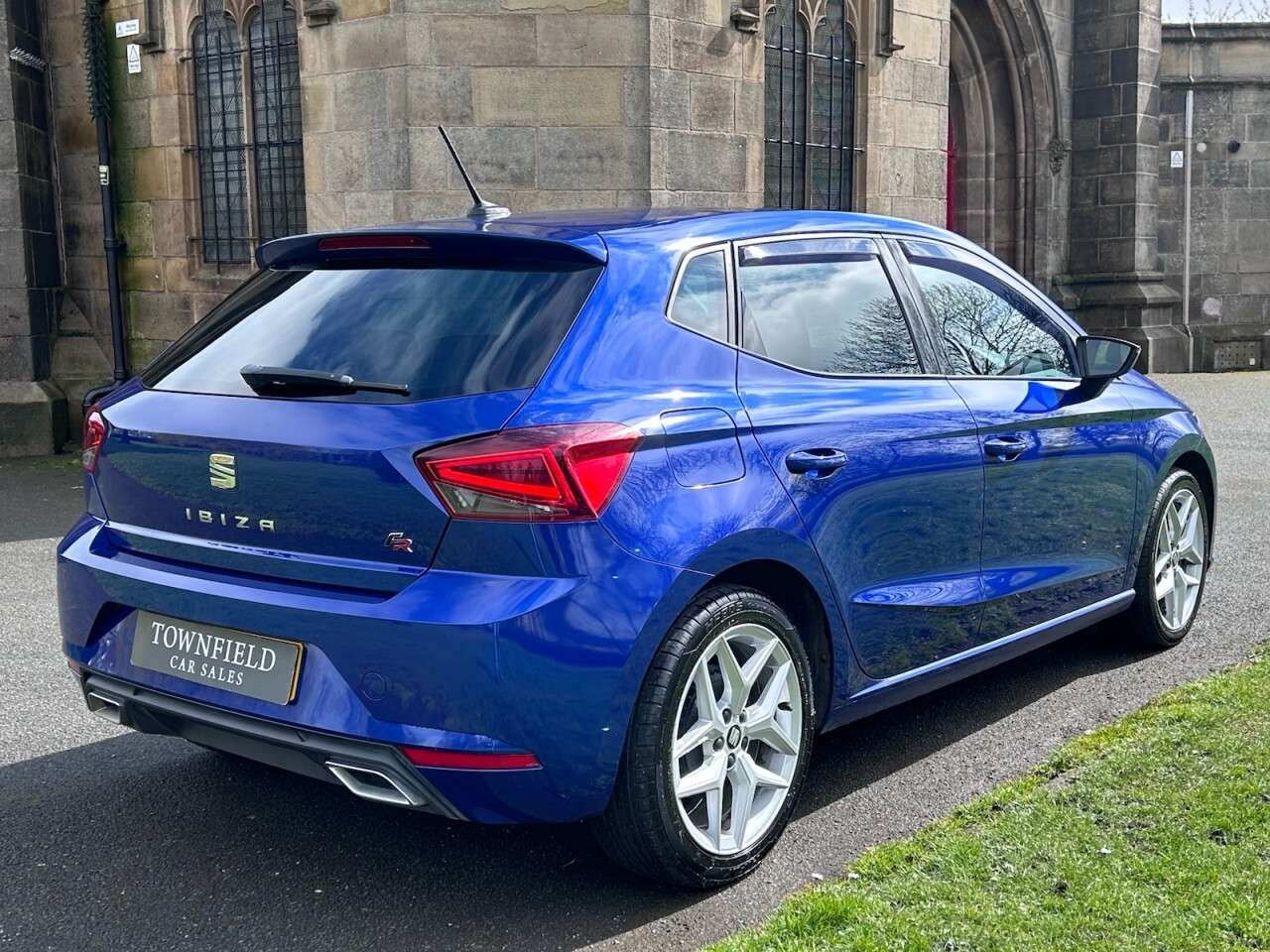 A 2019 SEAT IBIZA 1.0 TSI FR Hatchback 5dr Petrol Manual Euro 6 (s/s) GPF (95 ps) A 2019 SEAT IBIZA 1.0 TSI FR Hatchback 5dr Petrol Manual Euro 6 (s/s) GPF (95 ps)