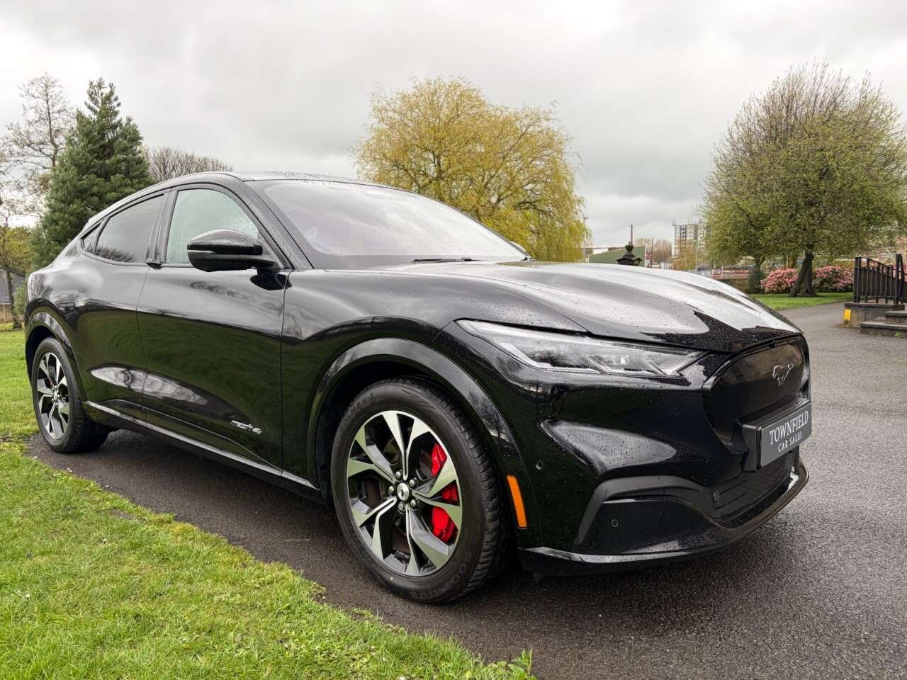 A 2022 FORD MUSTANG MACH-E Standard Range 70kWh SUV 5dr Electric Automatic AWD (269 ps) A 2022 FORD MUSTANG MACH-E Standard Range 70kWh SUV 5dr Electric Automatic AWD (269 ps)