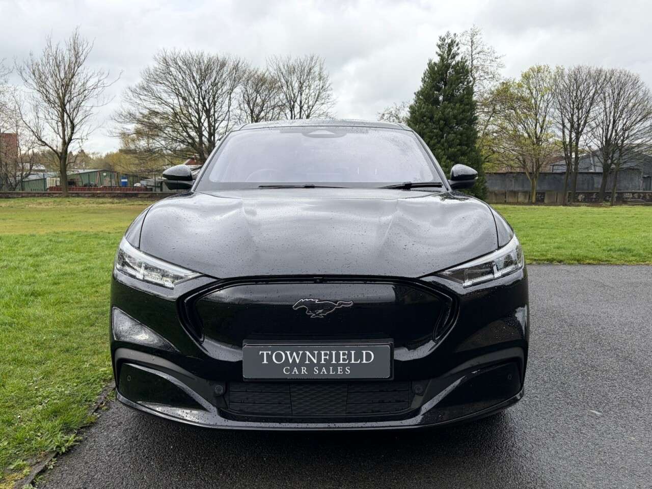 A 2022 FORD MUSTANG MACH-E Standard Range 70kWh SUV 5dr Electric Automatic AWD (269 ps) A 2022 FORD MUSTANG MACH-E Standard Range 70kWh SUV 5dr Electric Automatic AWD (269 ps)