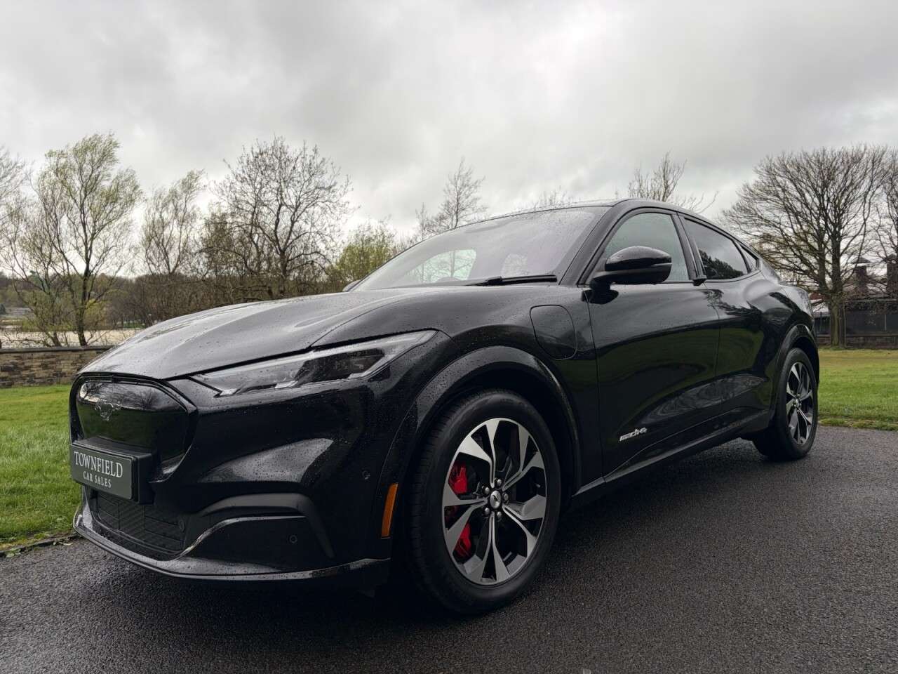 A 2022 FORD MUSTANG MACH-E Standard Range 70kWh SUV 5dr Electric Automatic AWD (269 ps) A 2022 FORD MUSTANG MACH-E Standard Range 70kWh SUV 5dr Electric Automatic AWD (269 ps)