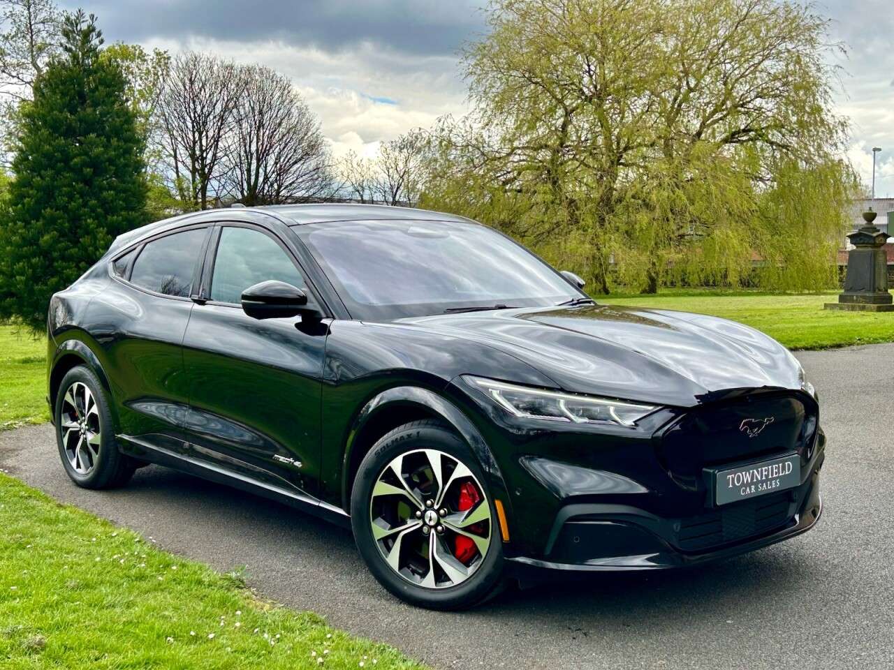 A 2022 FORD MUSTANG MACH-E Standard Range 70kWh SUV 5dr Electric Automatic AWD (269 ps) 1 OWNER+HEATED A 2022 FORD MUSTANG MACH-E Standard Range 70kWh SUV 5dr Electric Automatic AWD (269 ps) 1 OWNER+HEATED