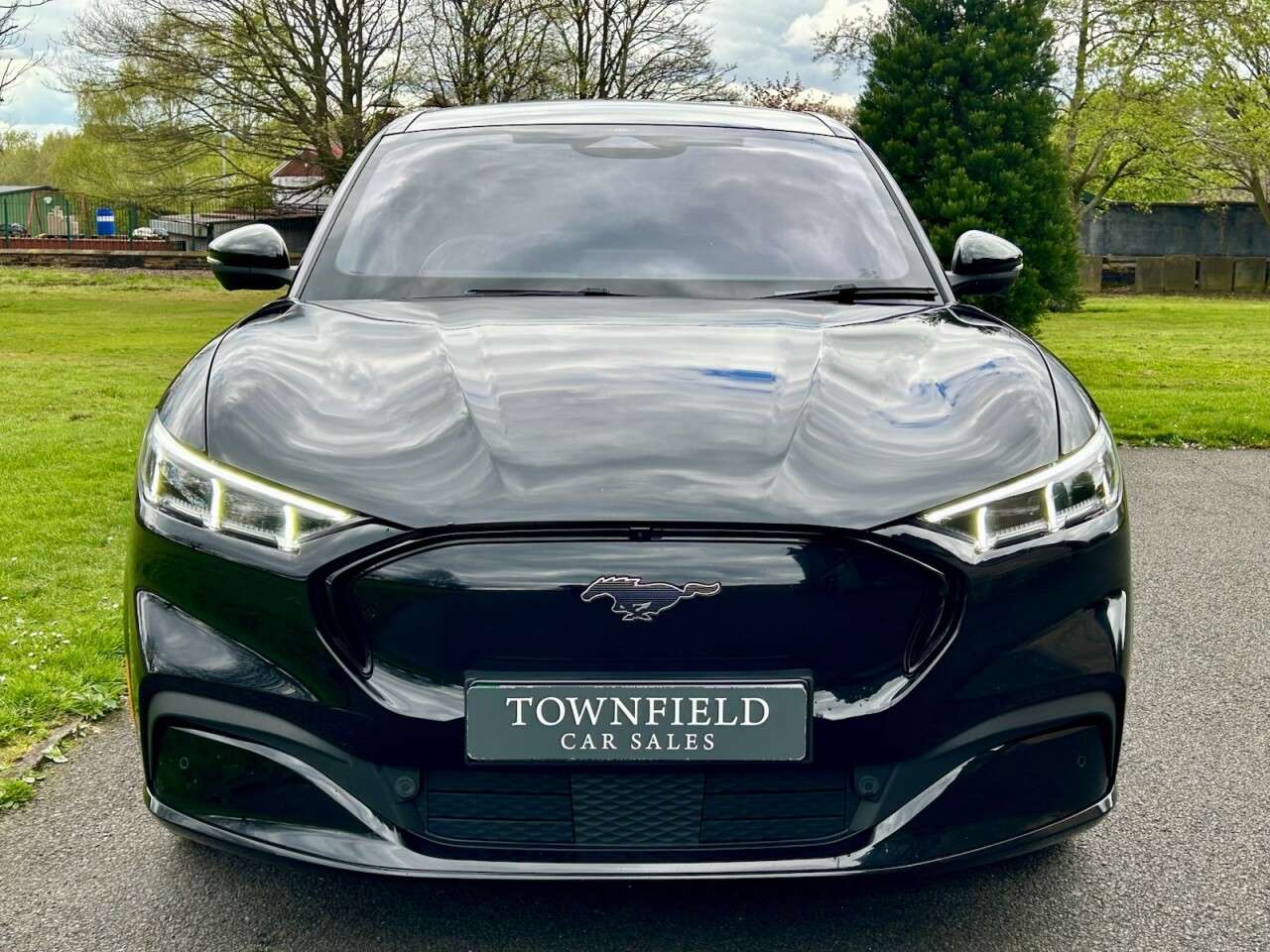 A 2022 FORD MUSTANG MACH-E Standard Range 70kWh SUV 5dr Electric Automatic AWD (269 ps) 1 OWNER+HEATED A 2022 FORD MUSTANG MACH-E Standard Range 70kWh SUV 5dr Electric Automatic AWD (269 ps) 1 OWNER+HEATED