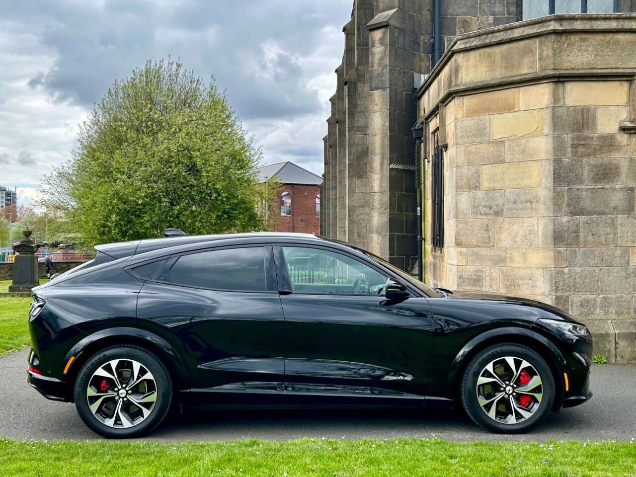 A 2022 FORD MUSTANG MACH-E Standard Range 70kWh SUV 5dr Electric Automatic AWD (269 ps) 1 OWNER+HEATED A 2022 FORD MUSTANG MACH-E Standard Range 70kWh SUV 5dr Electric Automatic AWD (269 ps) 1 OWNER+HEATED