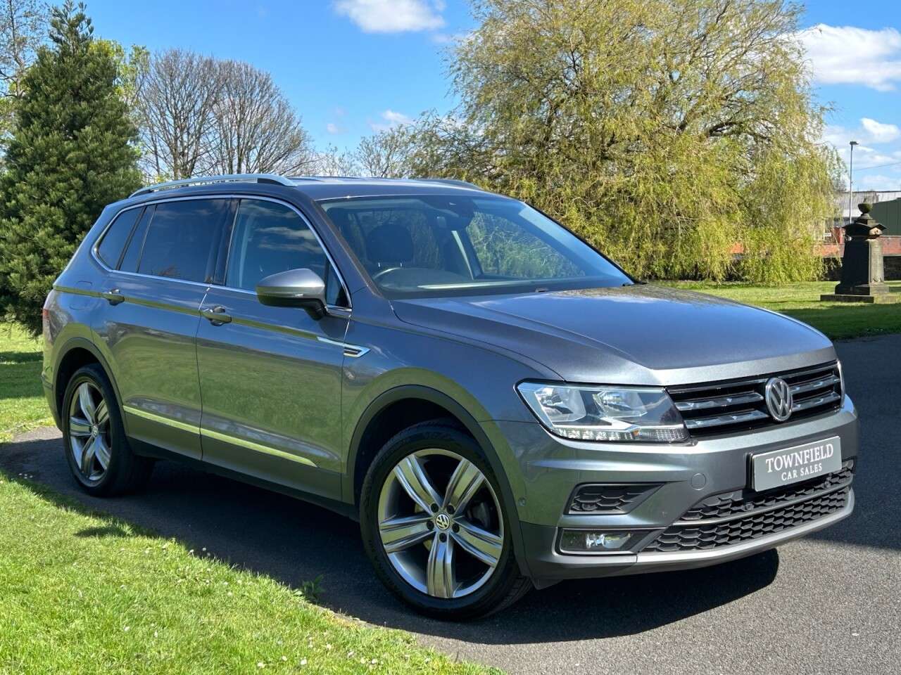 A 2021 VOLKSWAGEN TIGUAN ALLSPACE 1.5 TSI EVO Match SUV 5dr Petrol DSG Euro 6 (s/s) (150 ps) APPLE CARPLAY + A 2021 VOLKSWAGEN TIGUAN ALLSPACE 1.5 TSI EVO Match SUV 5dr Petrol DSG Euro 6 (s/s) (150 ps) APPLE CARPLAY +