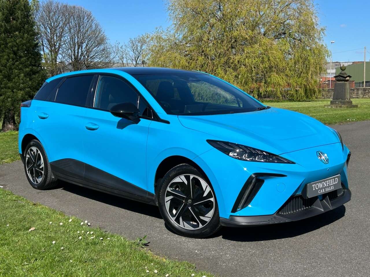 A 2023 MG MG4 64kWh Trophy Long Range Hatchback 5dr Electric Auto (203 ps) SAT NAV + APPL A 2023 MG MG4 64kWh Trophy Long Range Hatchback 5dr Electric Auto (203 ps) SAT NAV + APPL