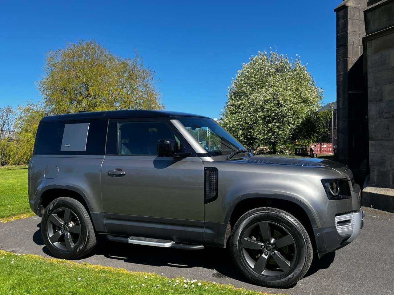 A 2021 LAND ROVER DEFENDER 3.0 D200 MHEV S SUV 3dr Diesel Auto 4WD Euro 6 (s/s) (200 ps) HEATED SEATS+ A 2021 LAND ROVER DEFENDER 3.0 D200 MHEV S SUV 3dr Diesel Auto 4WD Euro 6 (s/s) (200 ps) HEATED SEATS+