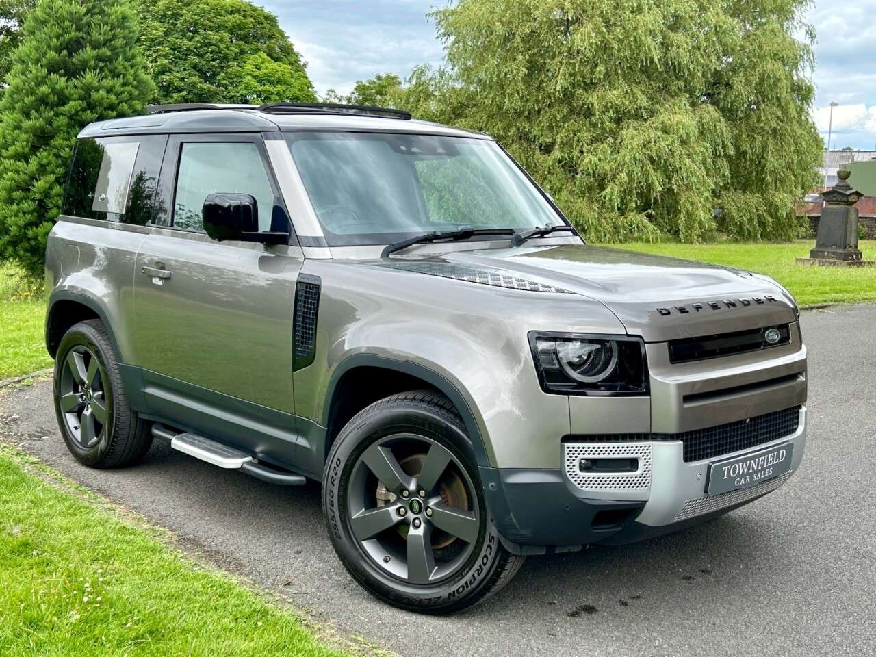 A 2021 LAND ROVER DEFENDER 3.0 D200 MHEV S SUV 3dr Diesel Auto 4WD Euro 6 (s/s) (200 ps) DEPLOYABLE TO A 2021 LAND ROVER DEFENDER 3.0 D200 MHEV S SUV 3dr Diesel Auto 4WD Euro 6 (s/s) (200 ps) DEPLOYABLE TO