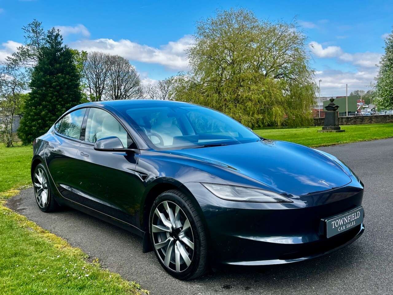 A 2024 TESLA MODEL 3 (Dual Motor) Long Range Saloon 4dr Electric Auto 4WDE (306 ps) A 2024 TESLA MODEL 3 (Dual Motor) Long Range Saloon 4dr Electric Auto 4WDE (306 ps)
