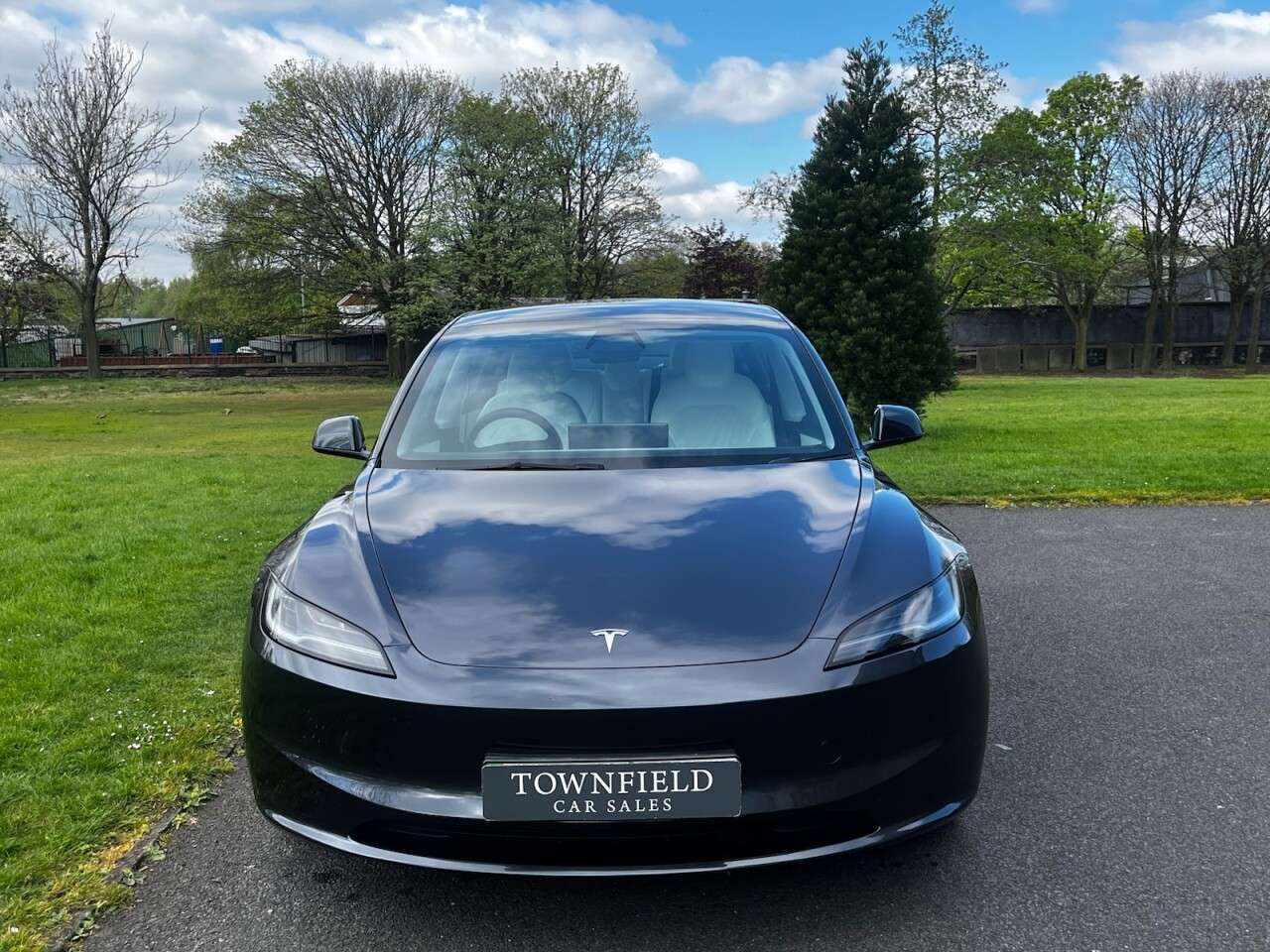 A 2024 TESLA MODEL 3 (Dual Motor) Long Range Saloon 4dr Electric Auto 4WDE (306 ps) A 2024 TESLA MODEL 3 (Dual Motor) Long Range Saloon 4dr Electric Auto 4WDE (306 ps)