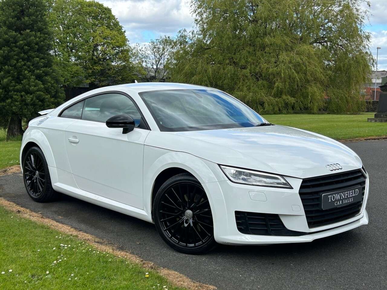 A 2016 AUDI TT 1.8 TFSI Sport Coupe 3dr Petrol Manual Euro 6 (s/s) (180 ps) GLOSS BLACK AL A 2016 AUDI TT 1.8 TFSI Sport Coupe 3dr Petrol Manual Euro 6 (s/s) (180 ps) GLOSS BLACK AL