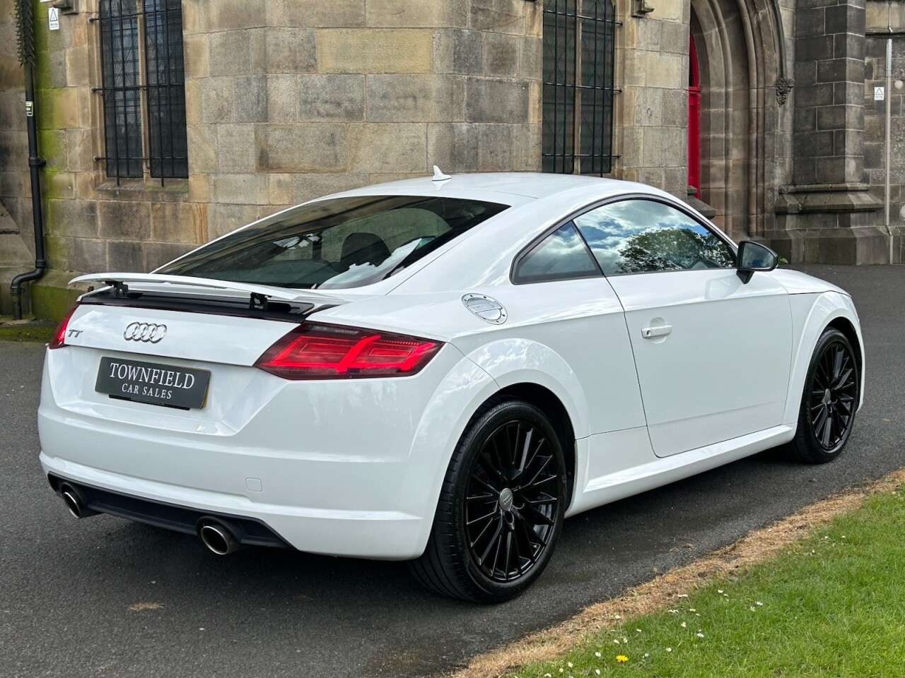 A 2016 AUDI TT 1.8 TFSI Sport Coupe 3dr Petrol Manual Euro 6 (s/s) (180 ps) GLOSS BLACK AL A 2016 AUDI TT 1.8 TFSI Sport Coupe 3dr Petrol Manual Euro 6 (s/s) (180 ps) GLOSS BLACK AL