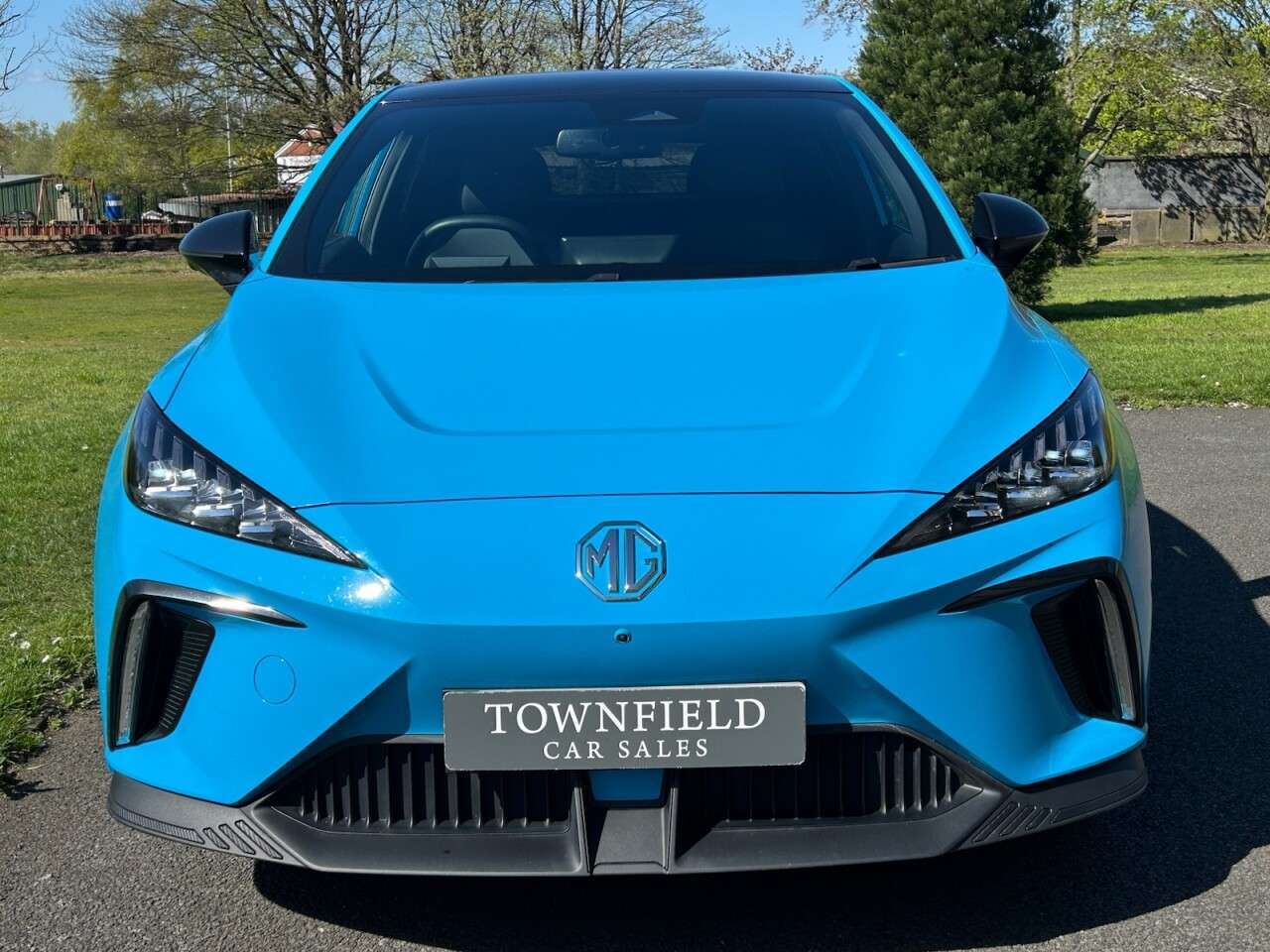 A 2023 MG MG4 64kWh Trophy Long Range Hatchback 5dr Electric Auto (203 ps) A 2023 MG MG4 64kWh Trophy Long Range Hatchback 5dr Electric Auto (203 ps)