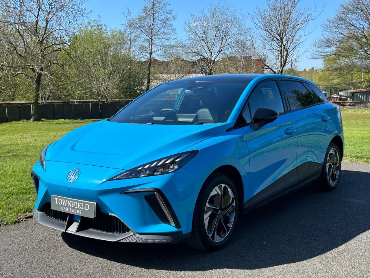 A 2023 MG MG4 64kWh Trophy Long Range Hatchback 5dr Electric Auto (203 ps) A 2023 MG MG4 64kWh Trophy Long Range Hatchback 5dr Electric Auto (203 ps)