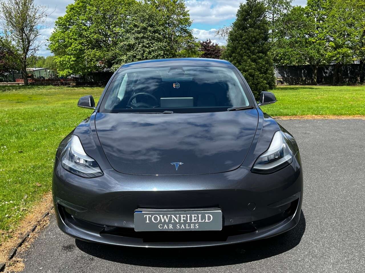 A 2019 TESLA MODEL 3 Standard Range Plus Saloon 4dr Electric Auto RWD (241 bhp) A 2019 TESLA MODEL 3 Standard Range Plus Saloon 4dr Electric Auto RWD (241 bhp)