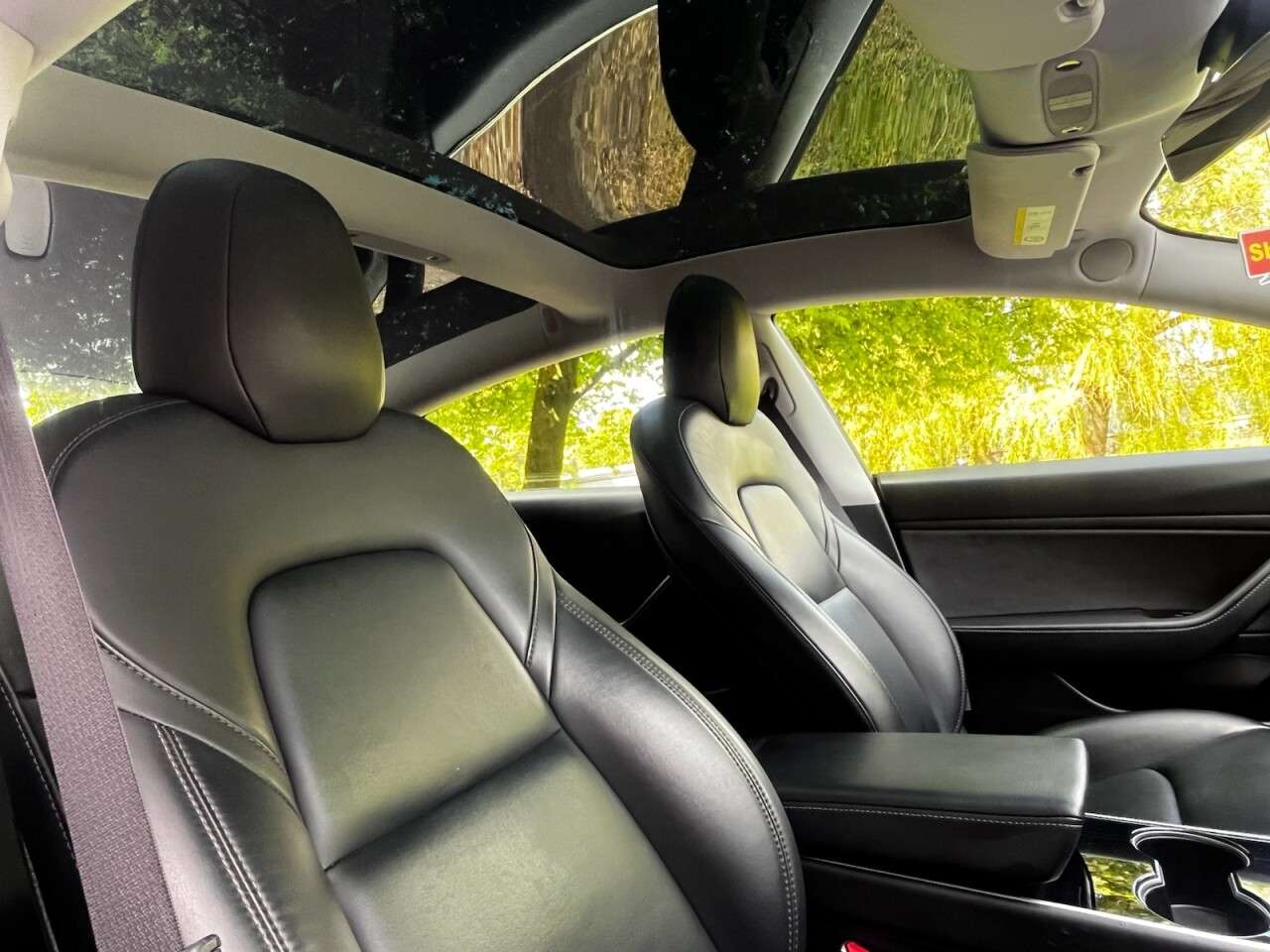 A 2019 TESLA MODEL 3 Standard Range Plus Saloon 4dr Electric Auto RWD (241 bhp) A 2019 TESLA MODEL 3 Standard Range Plus Saloon 4dr Electric Auto RWD (241 bhp)