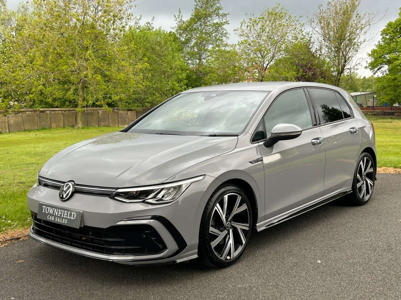A 2021 VOLKSWAGEN GOLF 1.5 TSI R-Line Hatchback 5dr Petrol Manual Euro 6 (s/s) (150 ps) NAV+CARPLA A 2021 VOLKSWAGEN GOLF 1.5 TSI R-Line Hatchback 5dr Petrol Manual Euro 6 (s/s) (150 ps) NAV+CARPLA