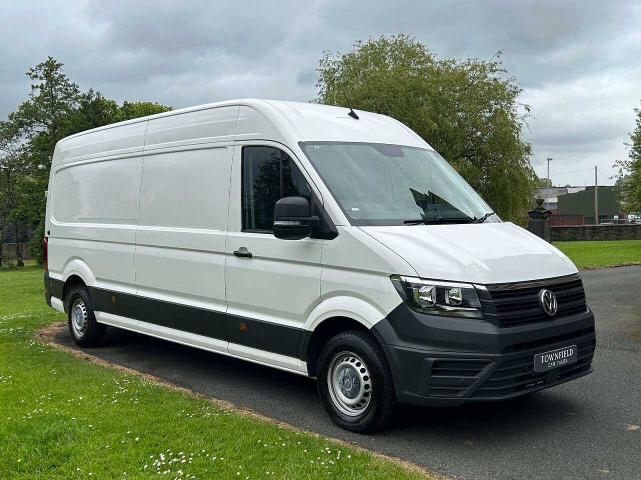 A 2021 VOLKSWAGEN CRAFTER 2.0 TDI CR35 Trendline Panel Van 5dr Diesel Manual FWD LWB High Roof Euro 6 A 2021 VOLKSWAGEN CRAFTER 2.0 TDI CR35 Trendline Panel Van 5dr Diesel Manual FWD LWB High Roof Euro 6