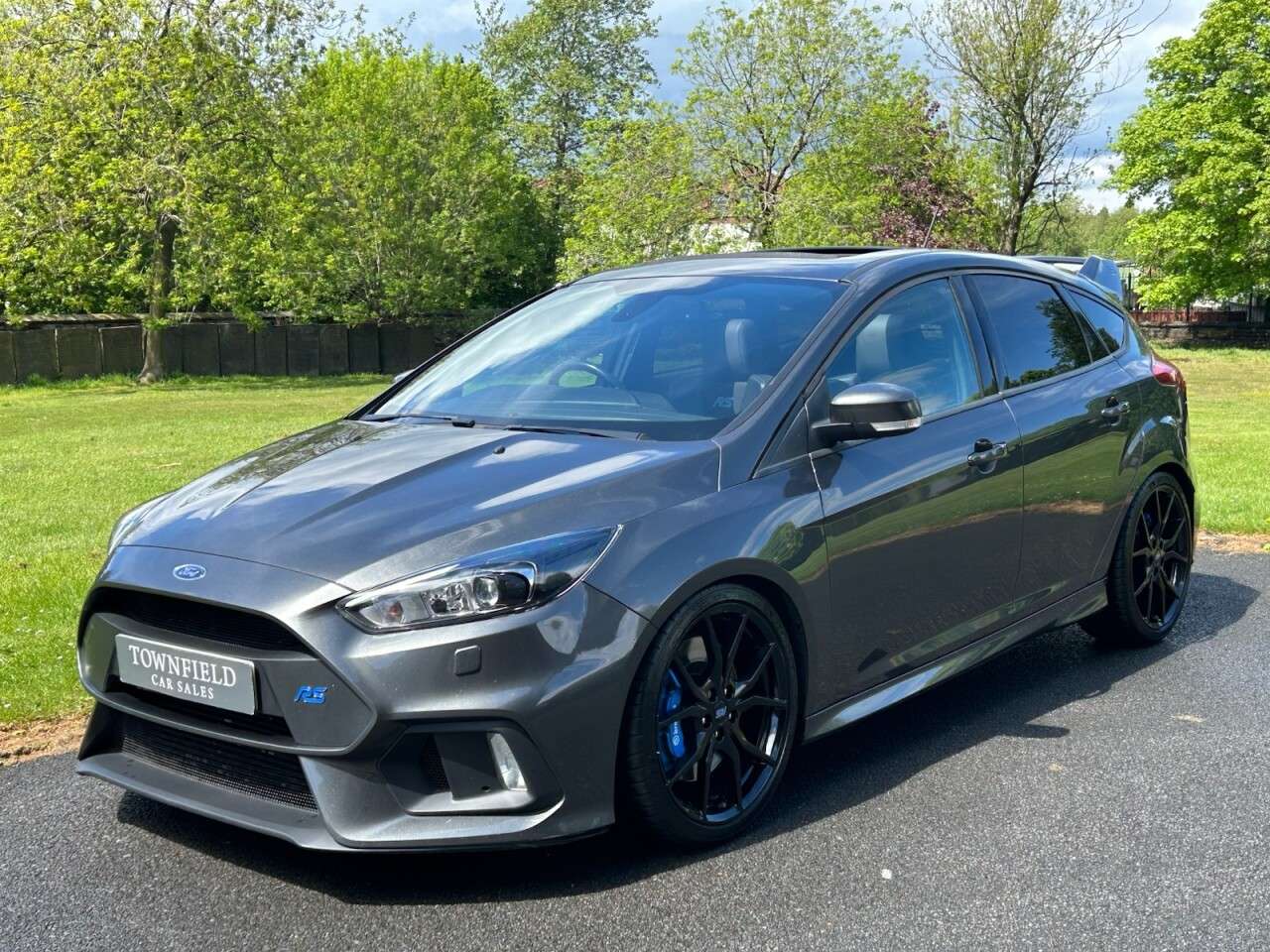 A 2017 FORD FOCUS 2.3T EcoBoost RS Hatchback 5dr Petrol Manual AWD Euro 6 (s/s) (350 ps) FULL A 2017 FORD FOCUS 2.3T EcoBoost RS Hatchback 5dr Petrol Manual AWD Euro 6 (s/s) (350 ps) FULL