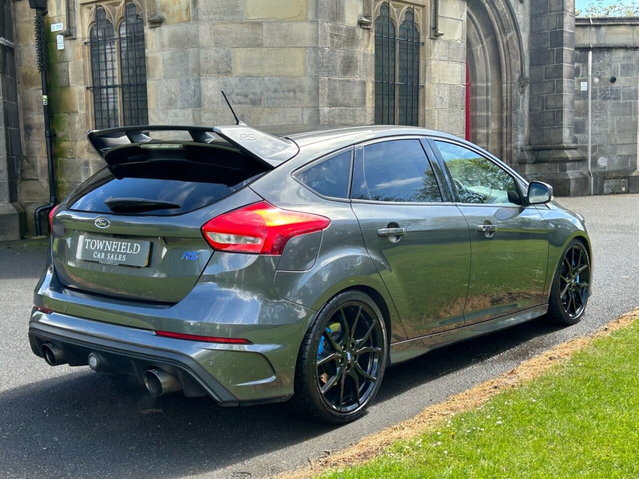 A 2017 FORD FOCUS 2.3T EcoBoost RS Hatchback 5dr Petrol Manual AWD Euro 6 (s/s) (350 ps) FULL A 2017 FORD FOCUS 2.3T EcoBoost RS Hatchback 5dr Petrol Manual AWD Euro 6 (s/s) (350 ps) FULL