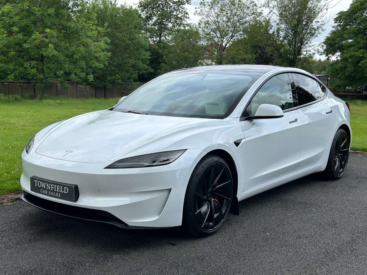 A 2025 TESLA MODEL 3 (Dual Motor) Performance Saloon 4dr Electric Auto 4WDE (460 ps) HEATED / CO A 2025 TESLA MODEL 3 (Dual Motor) Performance Saloon 4dr Electric Auto 4WDE (460 ps) HEATED / CO