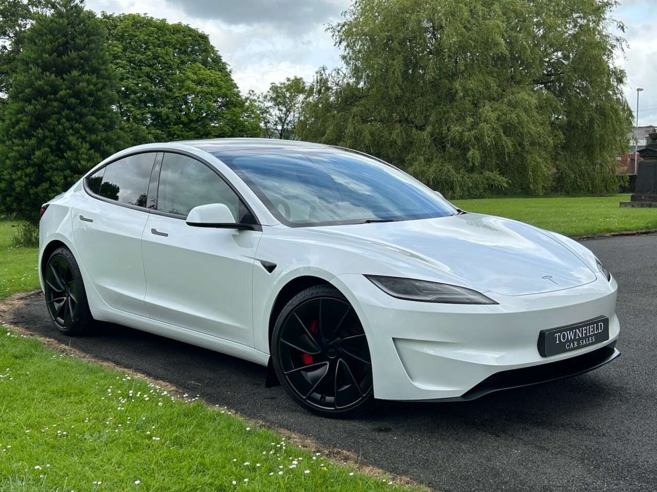 2025 TESLA MODEL 3 2025 TESLA MODEL 3
