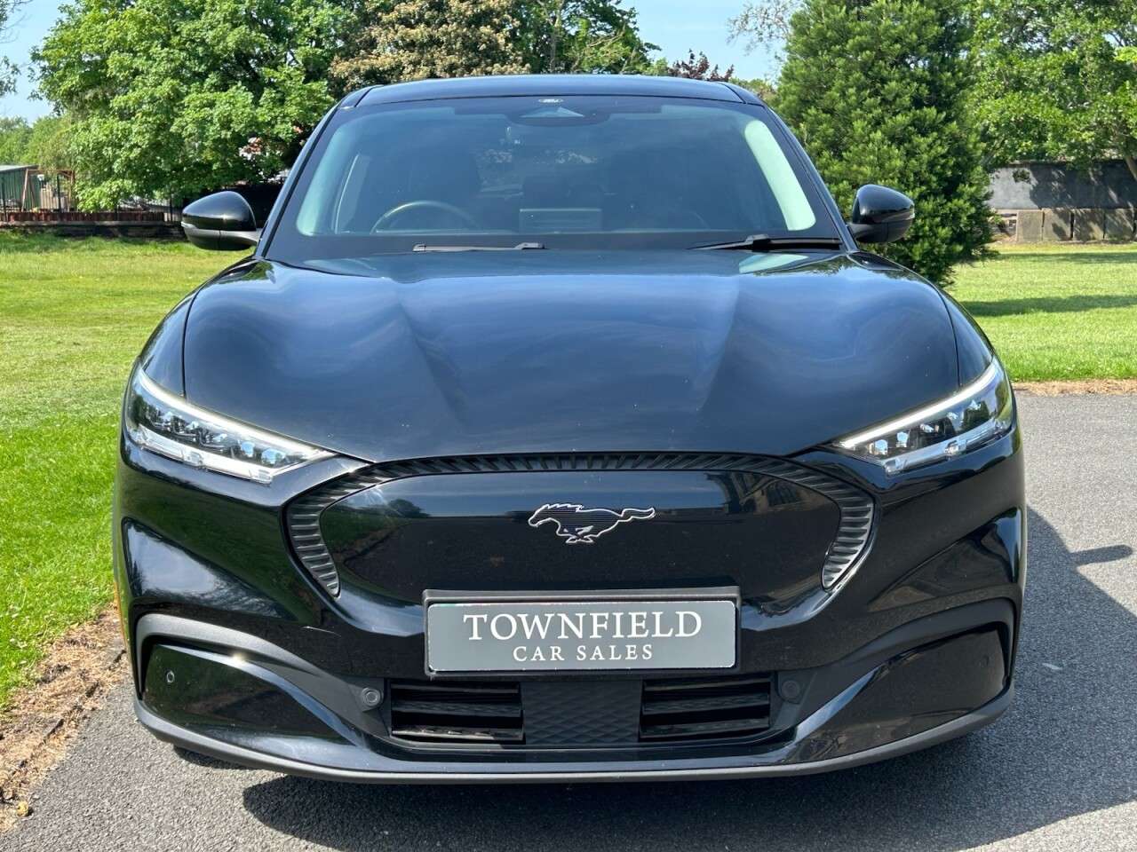 A 2022 FORD MUSTANG MACH-E Standard Range 70kWh SUV 5dr Electric Automatic (269 ps) SAT NAV+18" ALLOYS A 2022 FORD MUSTANG MACH-E Standard Range 70kWh SUV 5dr Electric Automatic (269 ps) SAT NAV+18" ALLOYS