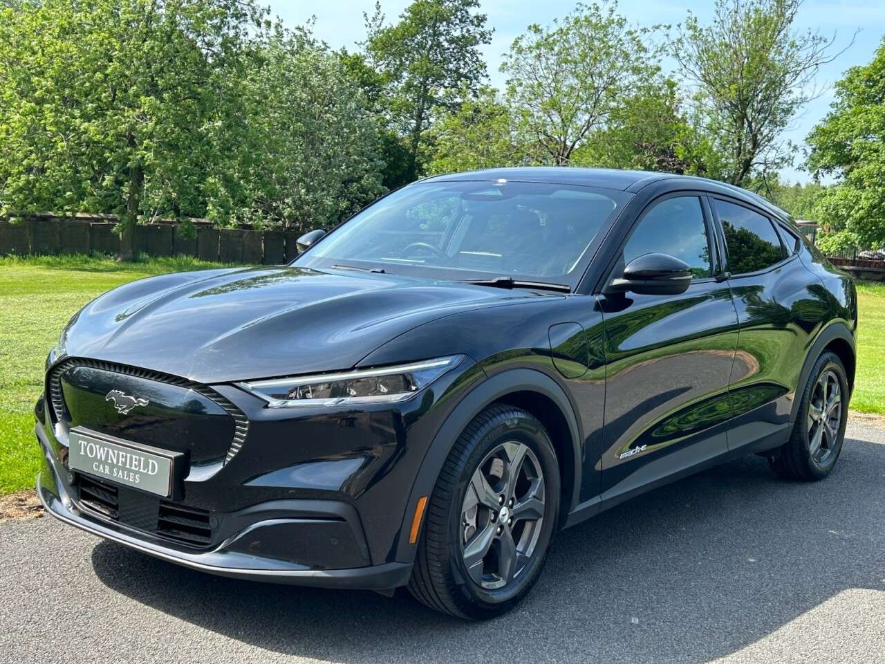 A 2022 FORD MUSTANG MACH-E Standard Range 70kWh SUV 5dr Electric Automatic (269 ps) SAT NAV+18" ALLOYS A 2022 FORD MUSTANG MACH-E Standard Range 70kWh SUV 5dr Electric Automatic (269 ps) SAT NAV+18" ALLOYS