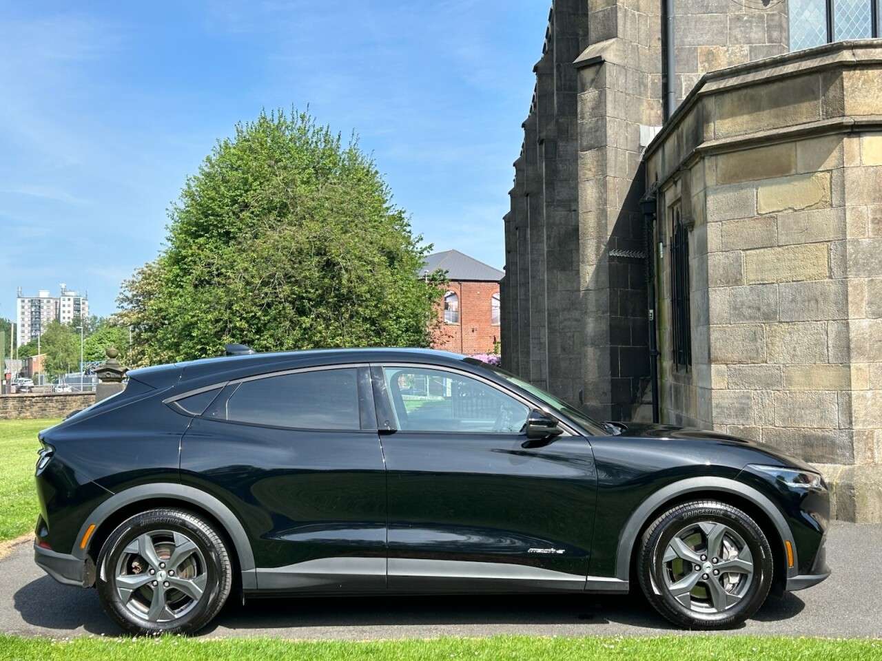 A 2022 FORD MUSTANG MACH-E Standard Range 70kWh SUV 5dr Electric Automatic (269 ps) SAT NAV+18" ALLOYS A 2022 FORD MUSTANG MACH-E Standard Range 70kWh SUV 5dr Electric Automatic (269 ps) SAT NAV+18" ALLOYS
