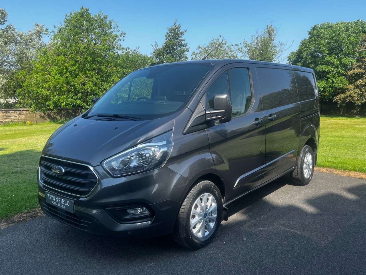 A 2021 FORD TRANSIT CUSTOM 2.0 280 EcoBlue Limited Panel Van 5dr Diesel Manual L1 H1 Euro 6 (s/s) (130 A 2021 FORD TRANSIT CUSTOM 2.0 280 EcoBlue Limited Panel Van 5dr Diesel Manual L1 H1 Euro 6 (s/s) (130