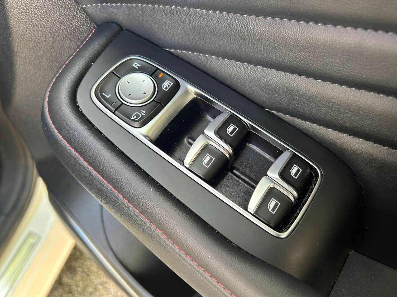 2024 MG MG HS 2024 MG MG HS