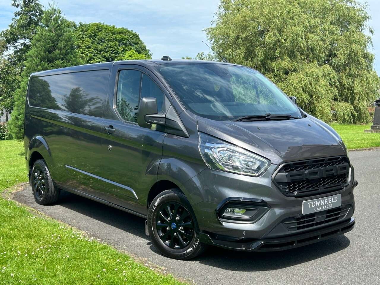 A 2022 FORD TRANSIT CUSTOM 2.0 300 EcoBlue Limited Panel Van 5dr Diesel Manual L2 H1 Euro 6 (s/s) (130 A 2022 FORD TRANSIT CUSTOM 2.0 300 EcoBlue Limited Panel Van 5dr Diesel Manual L2 H1 Euro 6 (s/s) (130