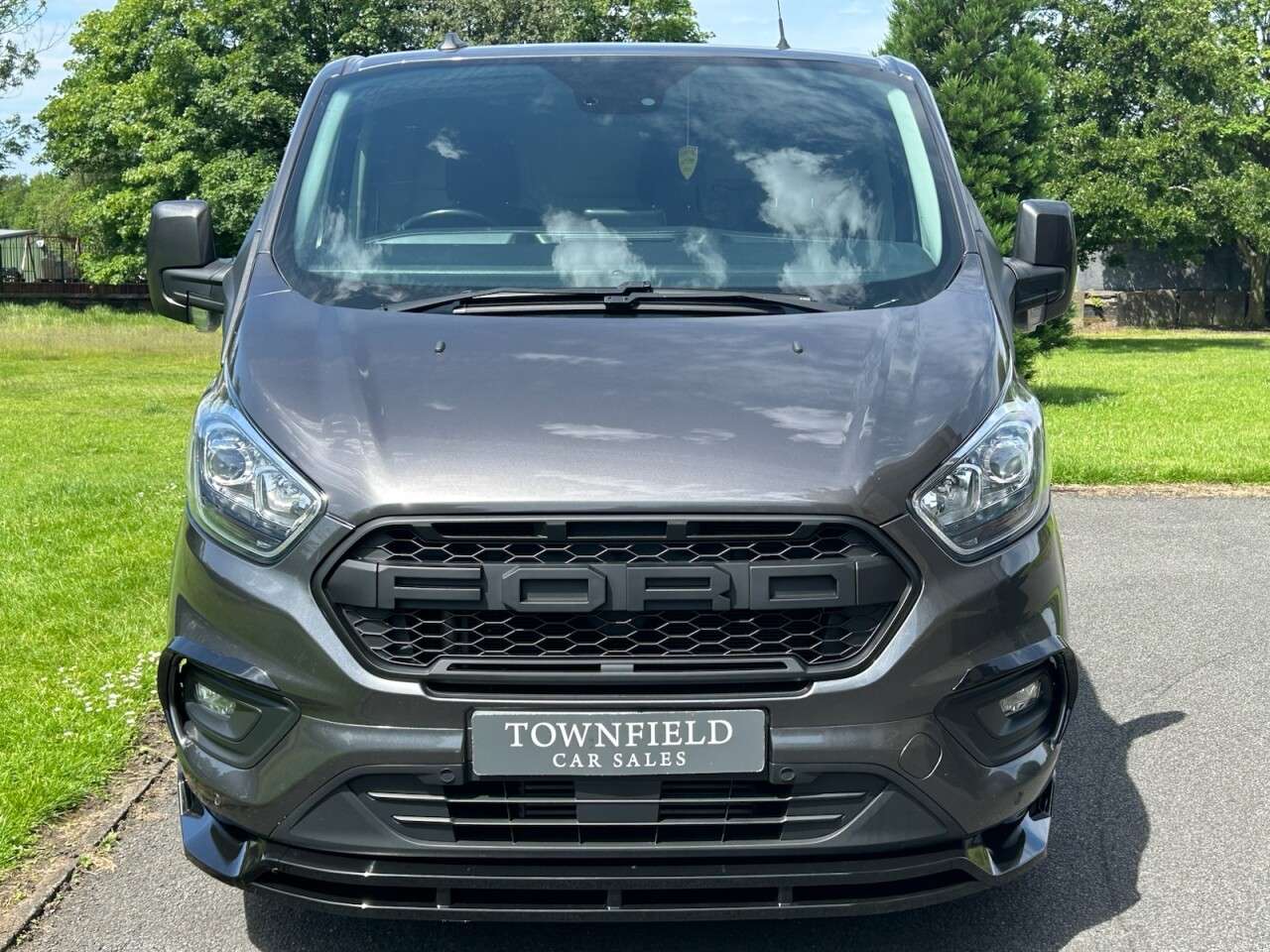 A 2022 FORD TRANSIT CUSTOM 2.0 300 EcoBlue Limited Panel Van 5dr Diesel Manual L2 H1 Euro 6 (s/s) (130 A 2022 FORD TRANSIT CUSTOM 2.0 300 EcoBlue Limited Panel Van 5dr Diesel Manual L2 H1 Euro 6 (s/s) (130