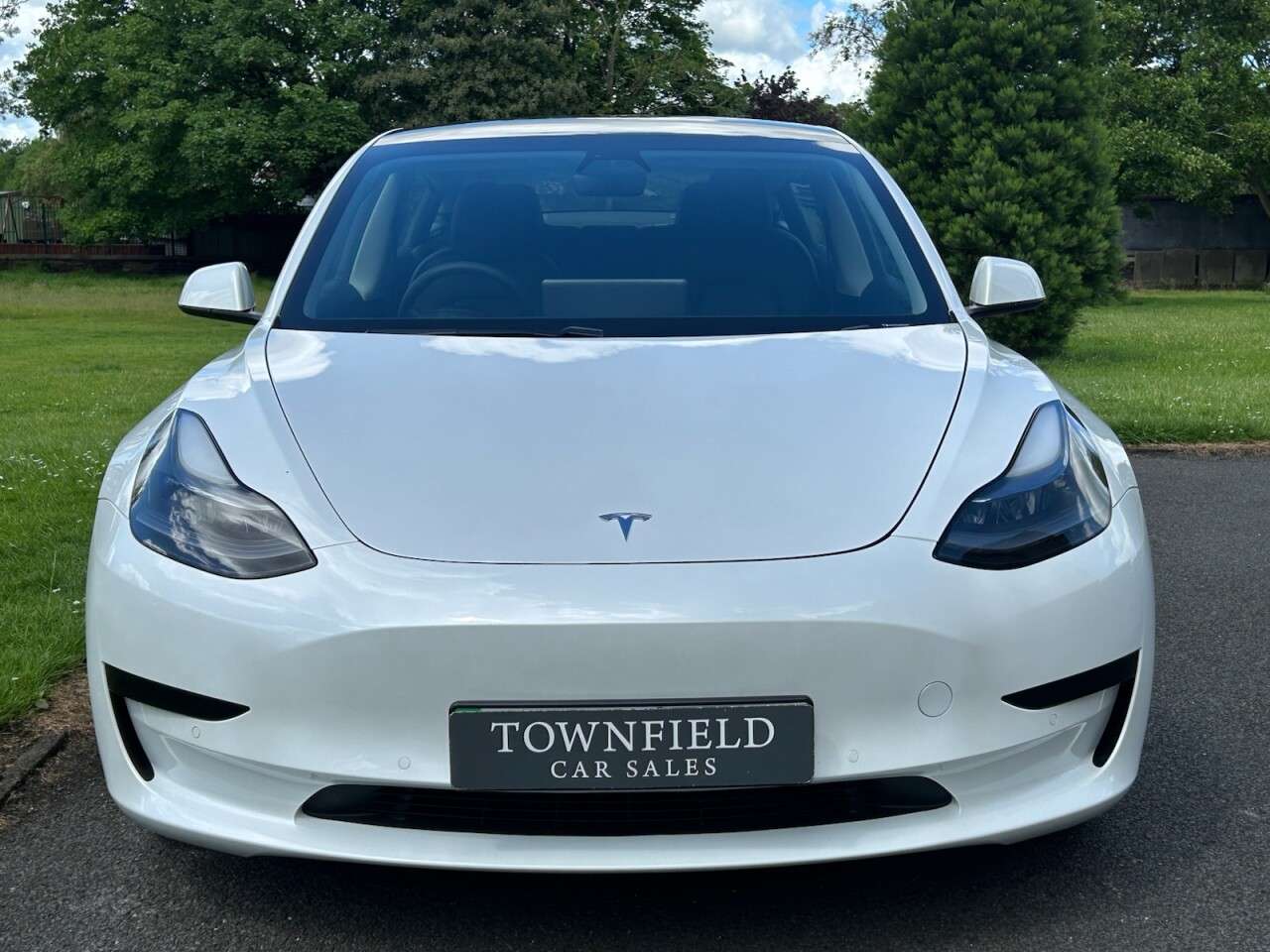 A 2021 TESLA MODEL 3 Standard Range Plus Saloon 4dr Electric Auto RWD (241 bhp) BLACK LEATHER+PA A 2021 TESLA MODEL 3 Standard Range Plus Saloon 4dr Electric Auto RWD (241 bhp) BLACK LEATHER+PA