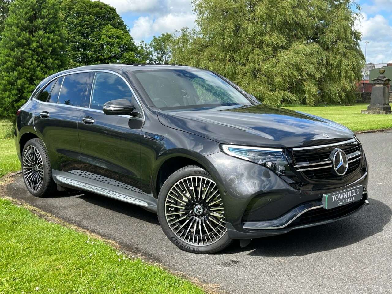 A 2022 MERCEDES-BENZ EQC EQC 400 80kWh AMG Line (Premium) SUV 5dr Electric Auto 4MATIC (408 ps) POWE A 2022 MERCEDES-BENZ EQC EQC 400 80kWh AMG Line (Premium) SUV 5dr Electric Auto 4MATIC (408 ps) POWE