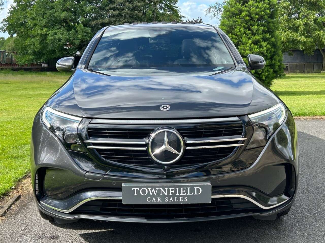 A 2022 MERCEDES-BENZ EQC EQC 400 80kWh AMG Line (Premium) SUV 5dr Electric Auto 4MATIC (408 ps) POWE A 2022 MERCEDES-BENZ EQC EQC 400 80kWh AMG Line (Premium) SUV 5dr Electric Auto 4MATIC (408 ps) POWE