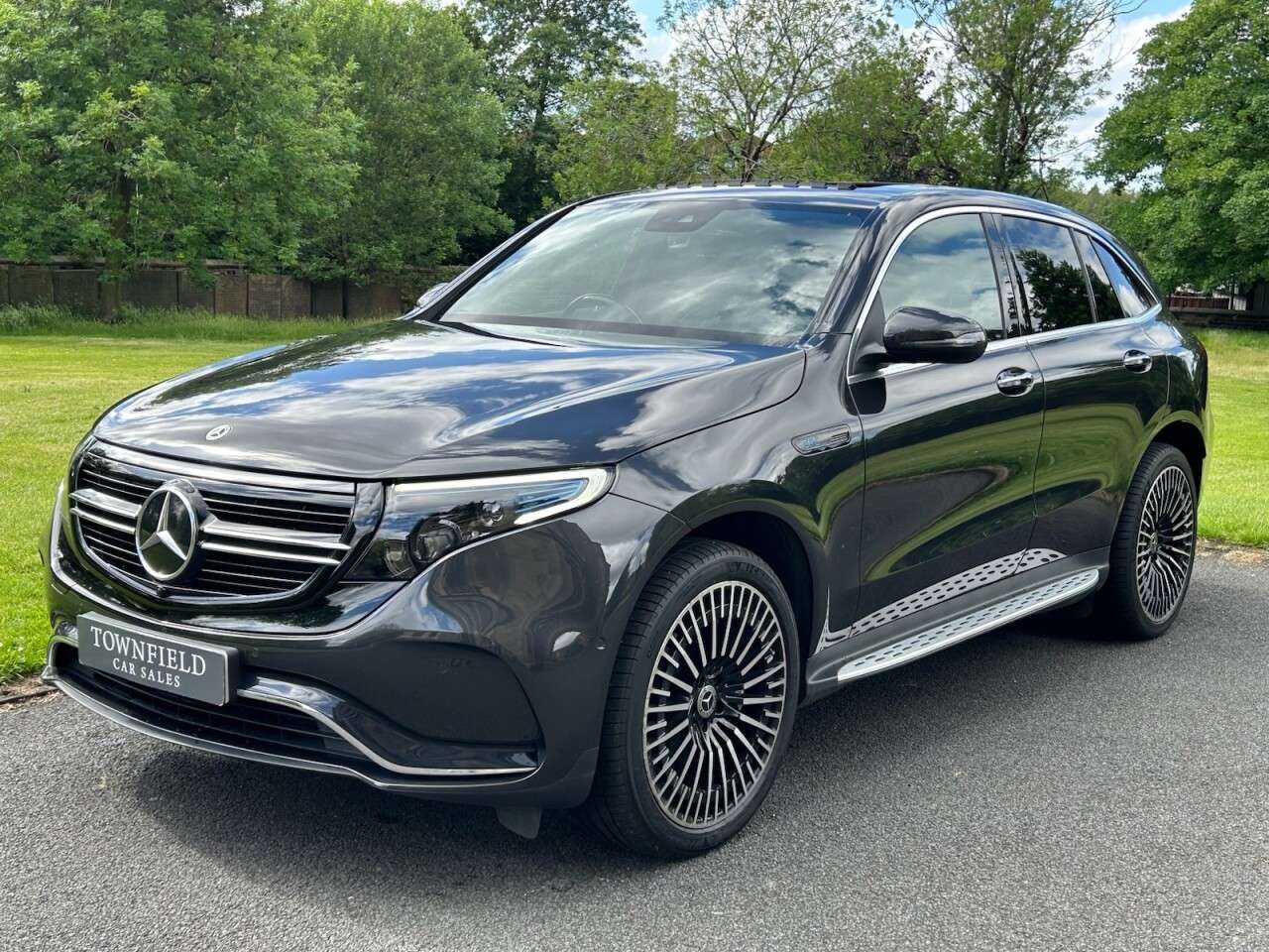 A 2022 MERCEDES-BENZ EQC EQC 400 80kWh AMG Line (Premium) SUV 5dr Electric Auto 4MATIC (408 ps) POWE A 2022 MERCEDES-BENZ EQC EQC 400 80kWh AMG Line (Premium) SUV 5dr Electric Auto 4MATIC (408 ps) POWE