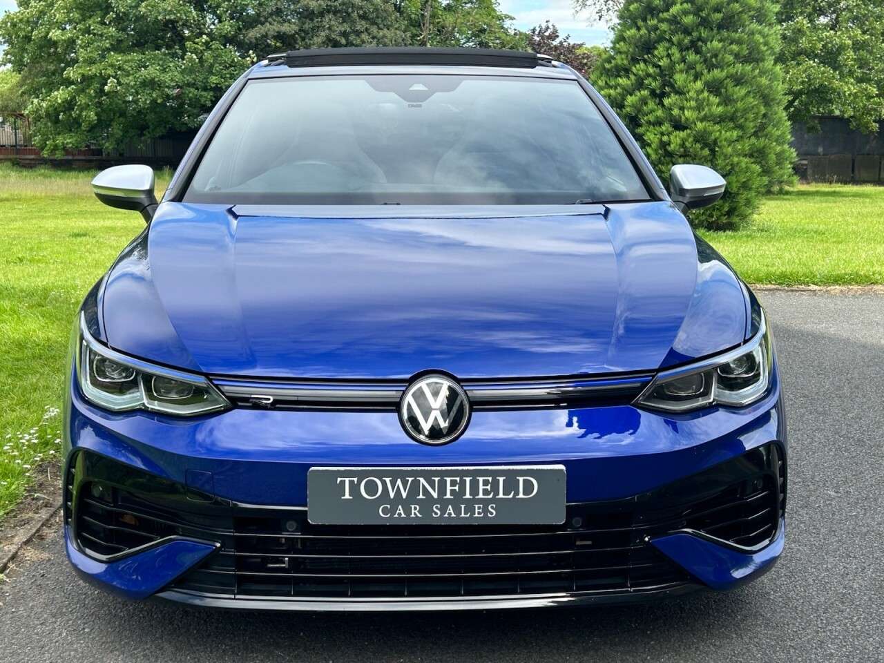 A 2021 VOLKSWAGEN GOLF 2.0 TSI R Hatchback 5dr Petrol DSG 4Motion Euro 6 (s/s) (320 ps) SAT NAV+HE A 2021 VOLKSWAGEN GOLF 2.0 TSI R Hatchback 5dr Petrol DSG 4Motion Euro 6 (s/s) (320 ps) SAT NAV+HE