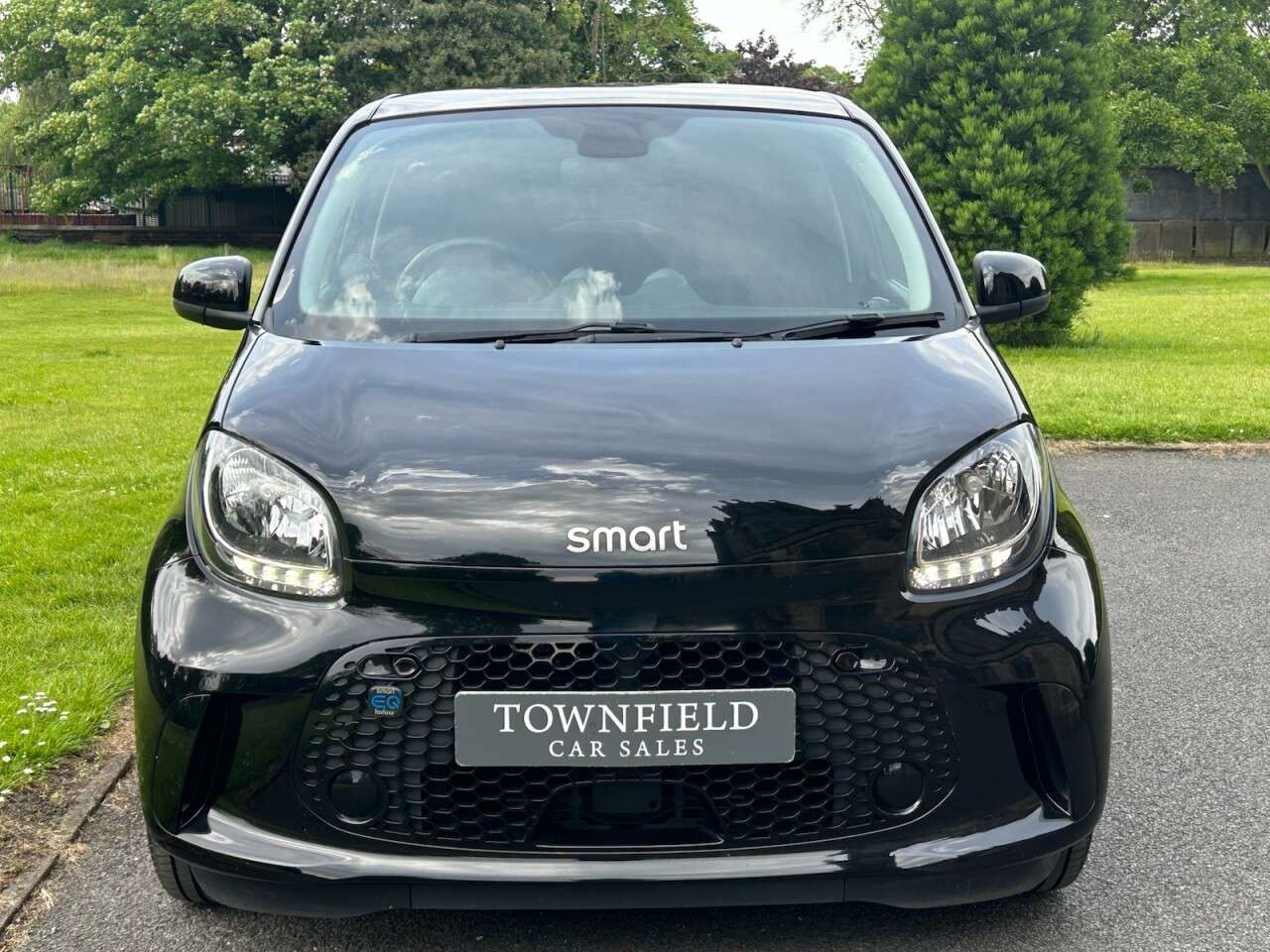 A 2021 SMART FORFOUR 17.6kWh Premium Hatchback 5dr Electric Auto (22kW Charger) (82 ps) A 2021 SMART FORFOUR 17.6kWh Premium Hatchback 5dr Electric Auto (22kW Charger) (82 ps)
