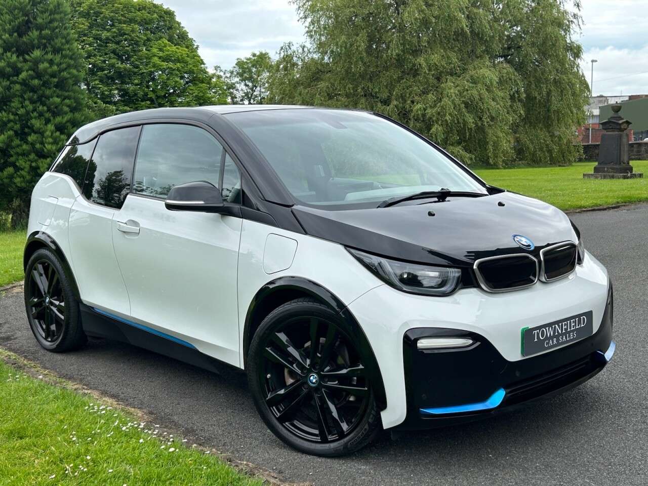 A 2018 BMW I3 33kWh S Hatchback 5dr Petrol Plug-in Hybrid Auto Euro 6 (s/s) (Range Extend A 2018 BMW I3 33kWh S Hatchback 5dr Petrol Plug-in Hybrid Auto Euro 6 (s/s) (Range Extend