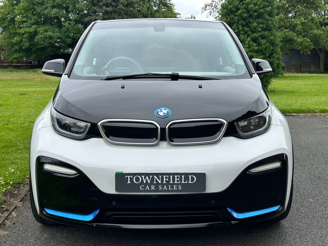A 2018 BMW I3 33kWh S Hatchback 5dr Petrol Plug-in Hybrid Auto Euro 6 (s/s) (Range Extend A 2018 BMW I3 33kWh S Hatchback 5dr Petrol Plug-in Hybrid Auto Euro 6 (s/s) (Range Extend