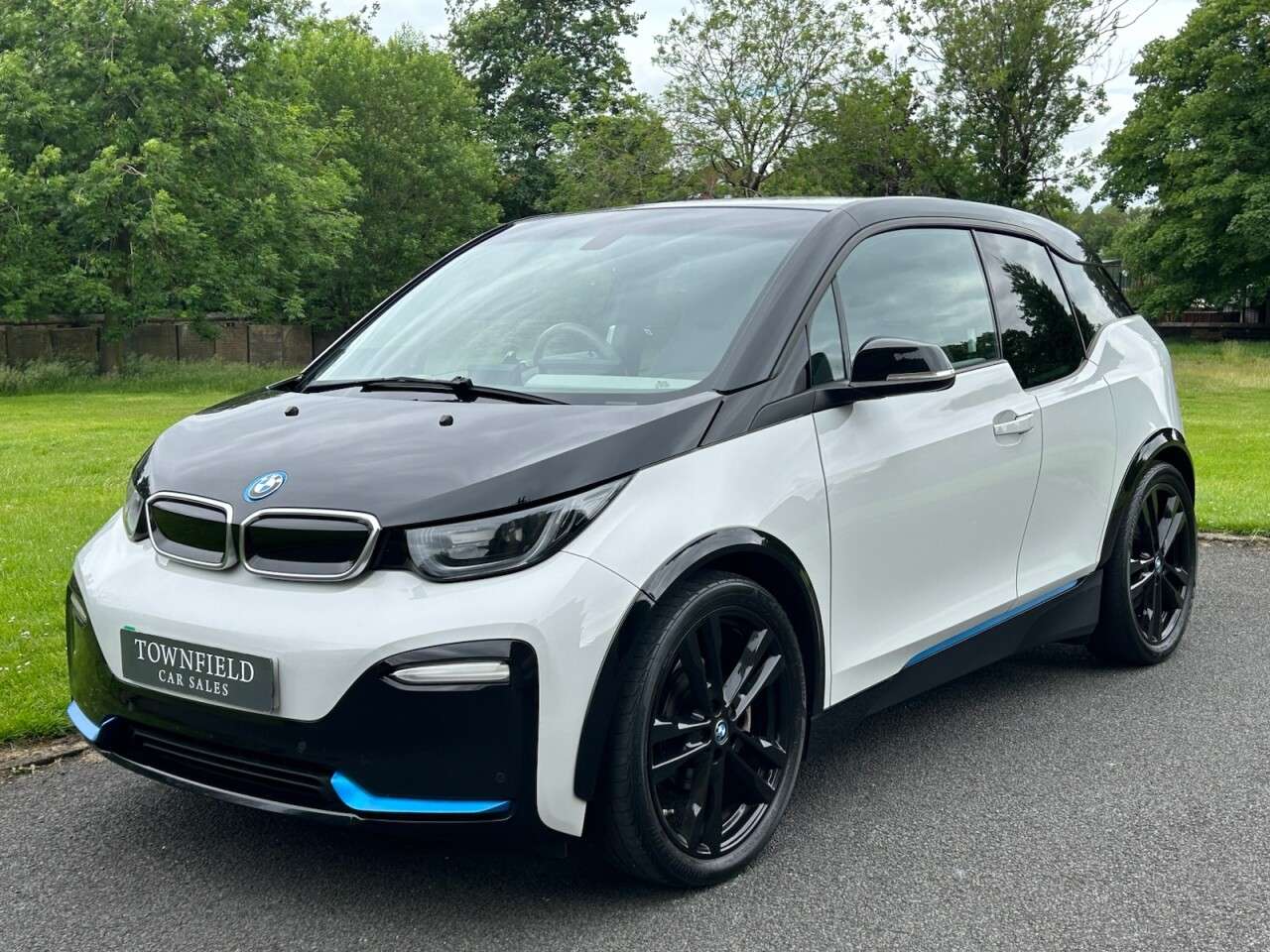 A 2018 BMW I3 33kWh S Hatchback 5dr Petrol Plug-in Hybrid Auto Euro 6 (s/s) (Range Extend A 2018 BMW I3 33kWh S Hatchback 5dr Petrol Plug-in Hybrid Auto Euro 6 (s/s) (Range Extend