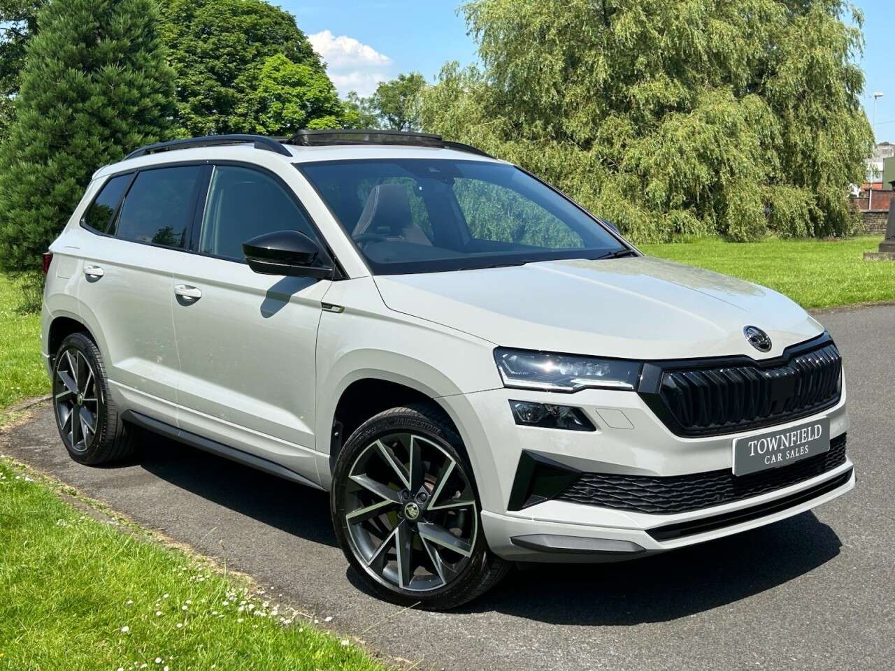 A 2023 SKODA KAROQ 2.0 TDI SportLine SUV 5dr Diesel DSG 4WD Euro 6 (s/s) (150 ps) 4 x 4 +CARPL A 2023 SKODA KAROQ 2.0 TDI SportLine SUV 5dr Diesel DSG 4WD Euro 6 (s/s) (150 ps) 4 x 4 +CARPL