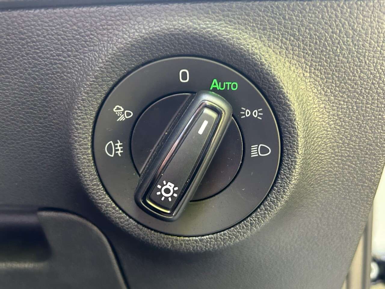 2023 SKODA KAROQ 2023 SKODA KAROQ