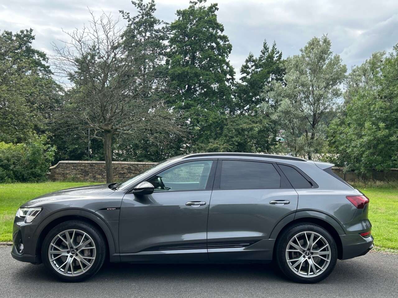 2022 AUDI E-TRON 2022 AUDI E-TRON