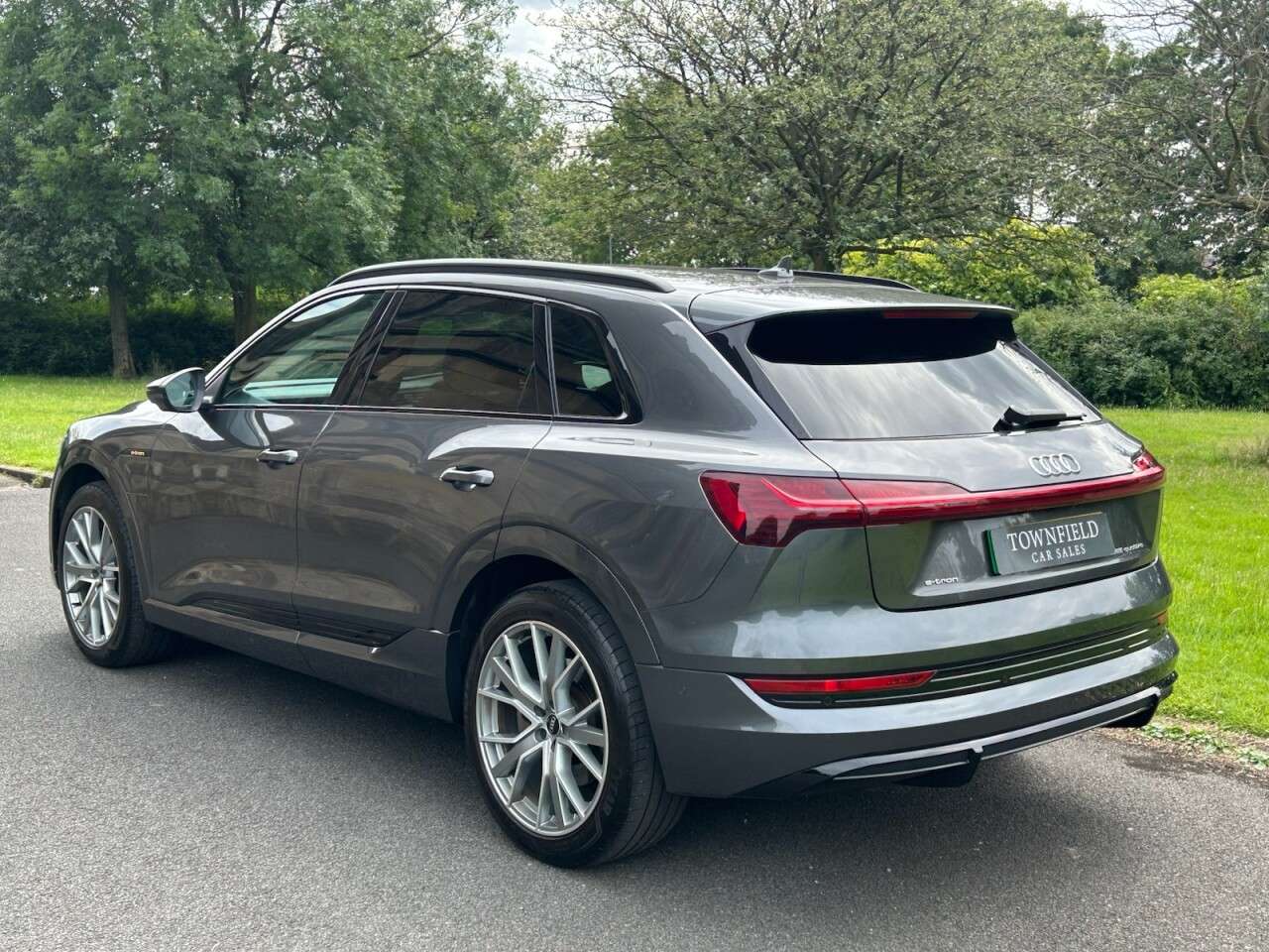 2022 AUDI E-TRON 2022 AUDI E-TRON