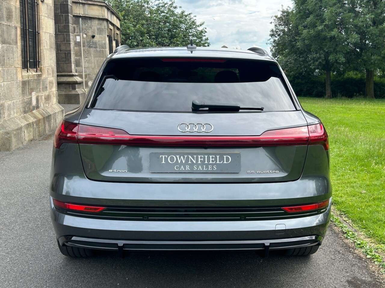 2022 AUDI E-TRON 2022 AUDI E-TRON